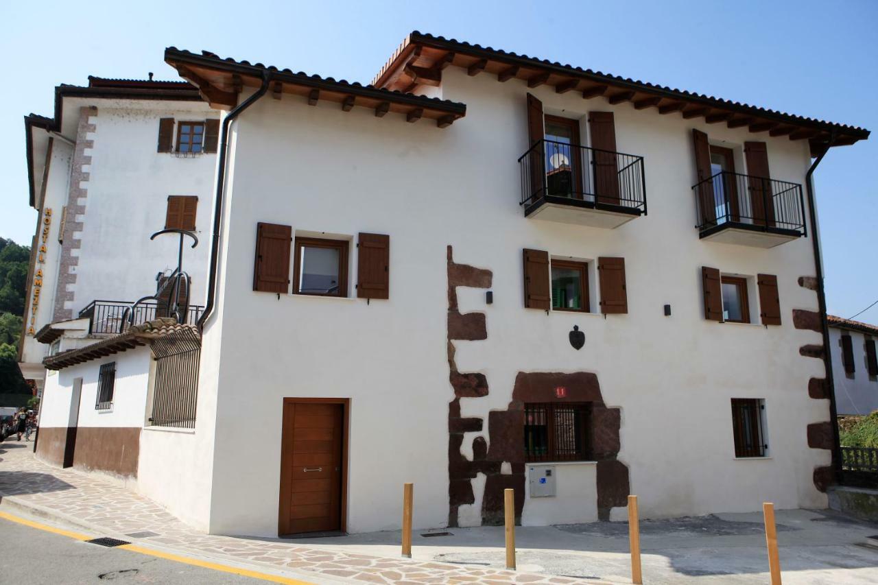 Hostal Ameztia Doneztebe Luaran gambar